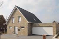 Haustyp Hagen, Satteldach Massivhaus, junge Familie, Erdwärmepumpe, Dachflächenfenster mit Dreifachverglasung (Velux Energy Star)